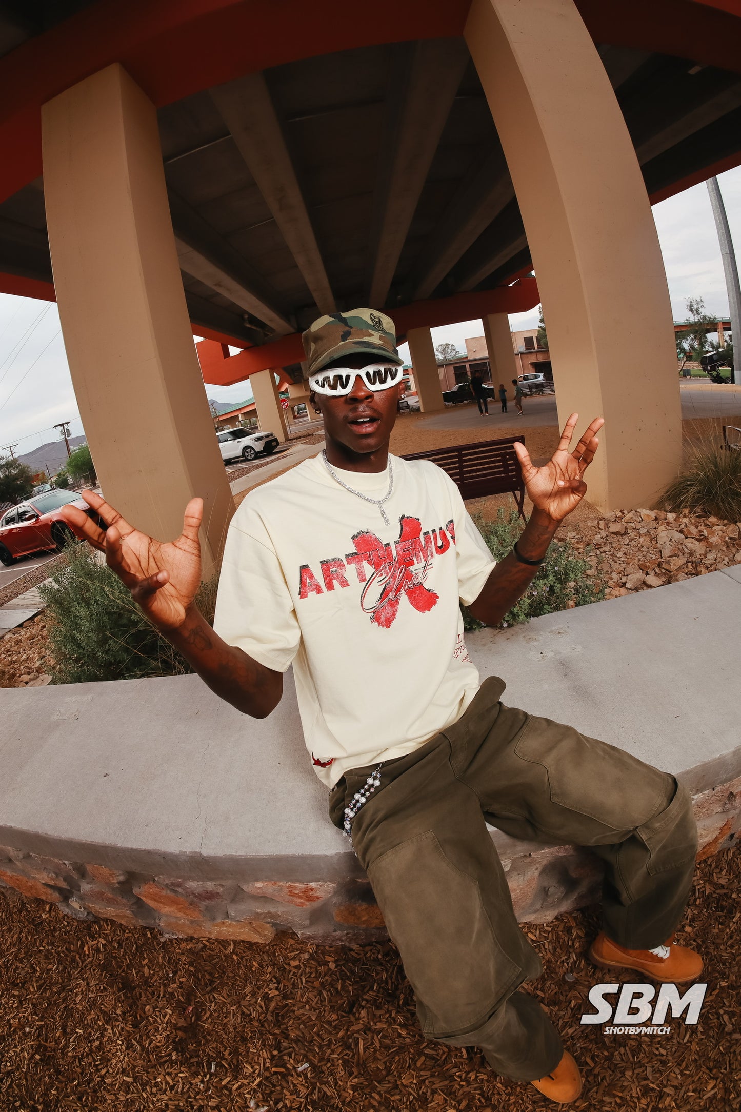 Arthemus X Closet Tee